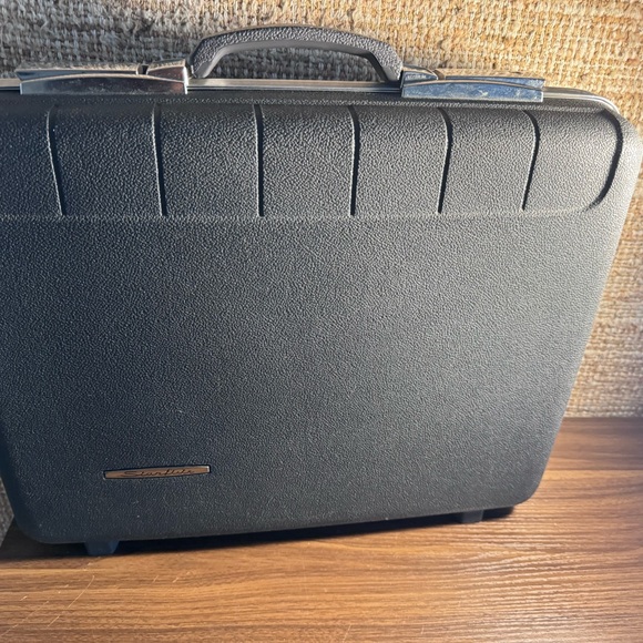 Vintage Black Plastic and Metal STARFLITE Hard Shell Attache Briefcase - Picture 6 of 6